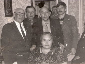 Крупным планом - А.Халим и другие